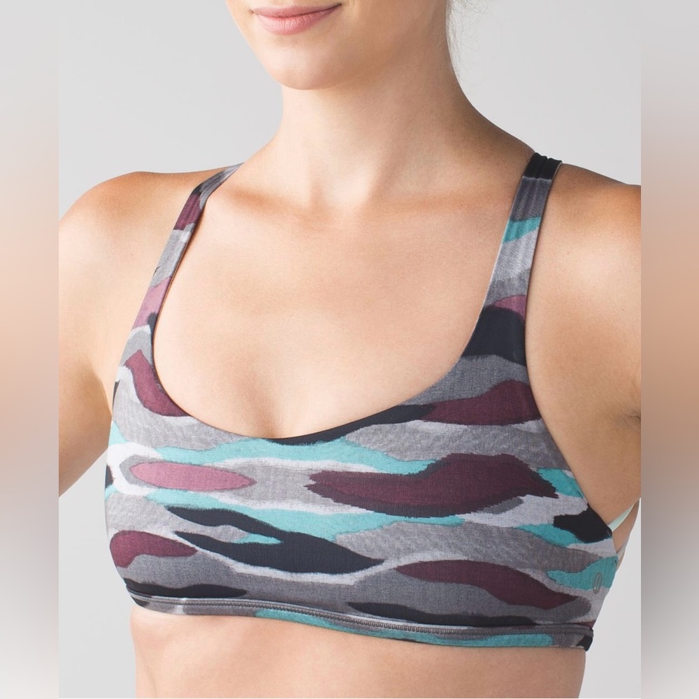 Lululemon Free To Be Strappy Bra